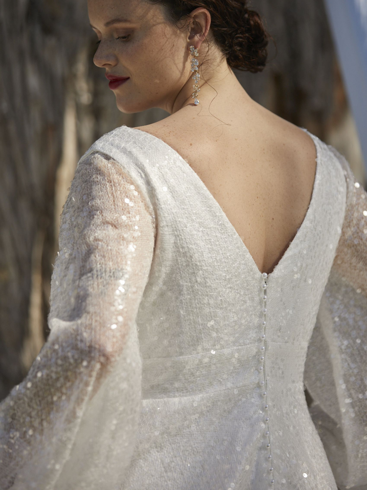 Lexi with Detactahable Sleeves