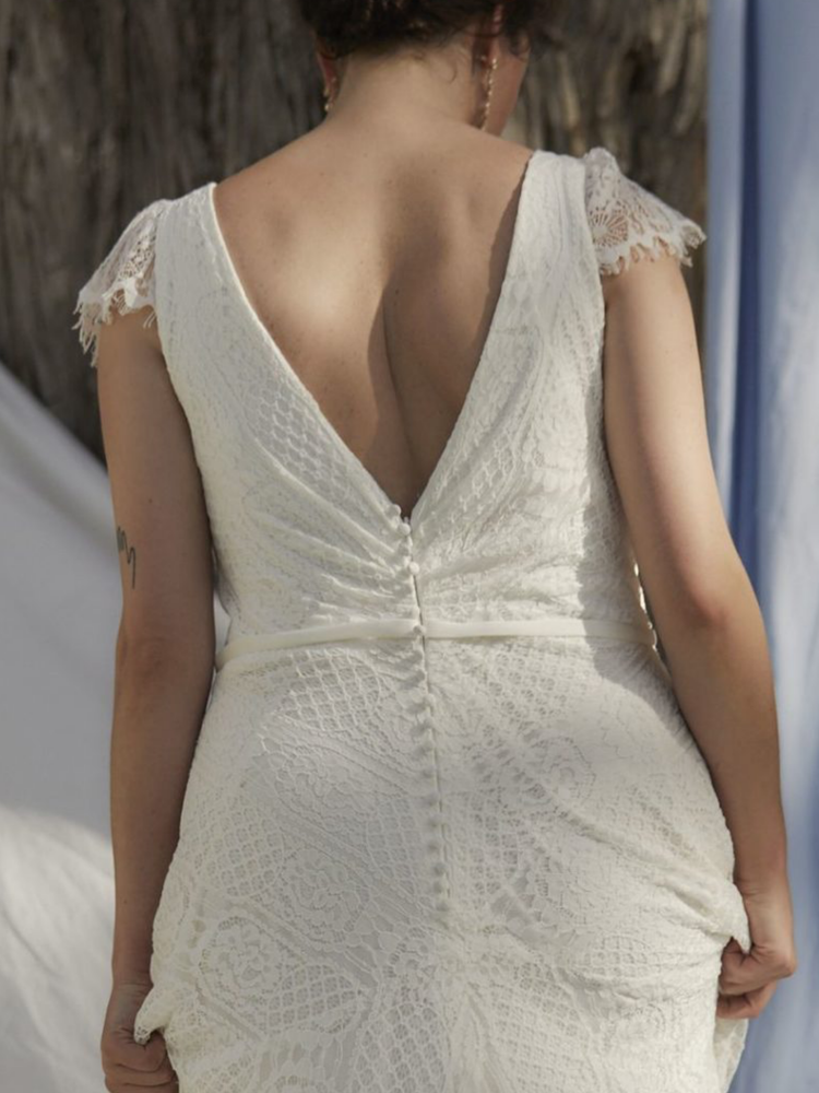 Posie Modern in Sand Lily Lace